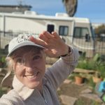 710. Człowiek wstaje rano a tu kamper za oknem