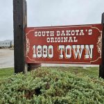 933. Ściana deszczu